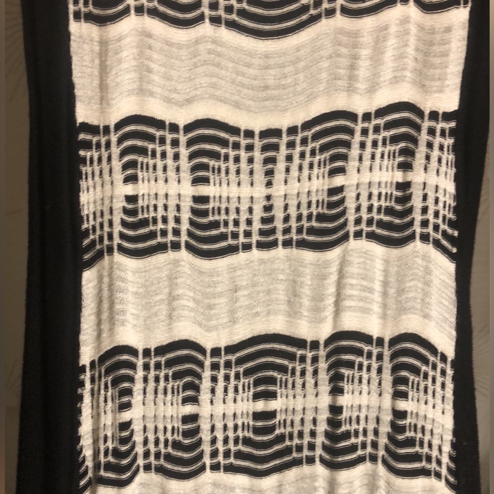 Slim fit black and white midi dress